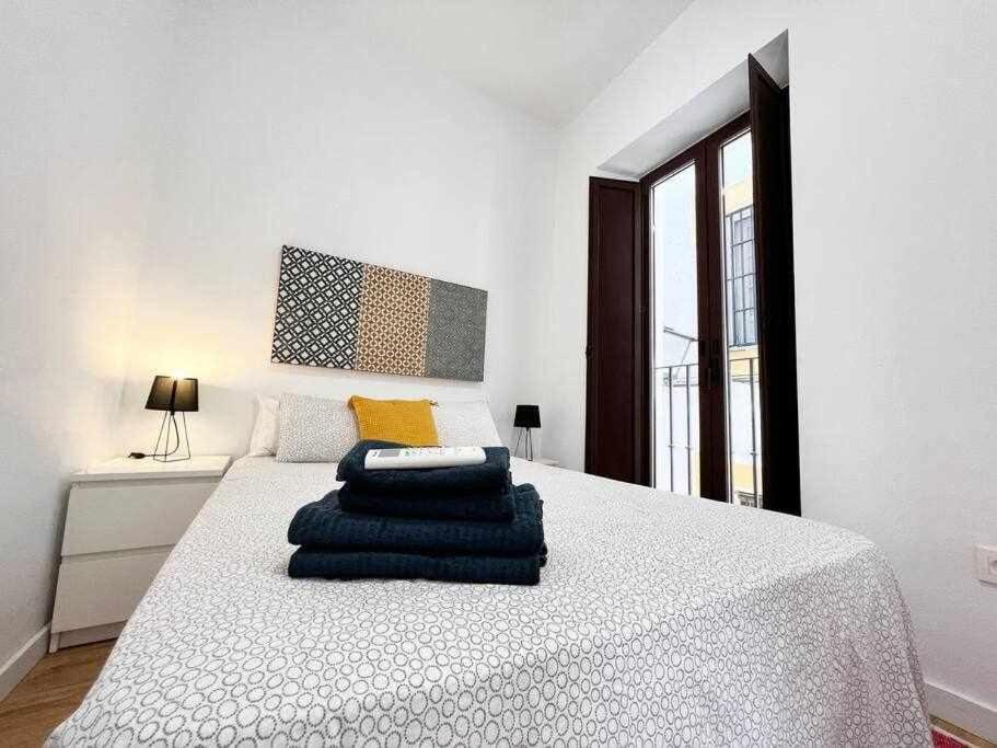 Apartament Aym Places Buen Viaje Parking Incluido Sewilla Zewnętrze zdjęcie