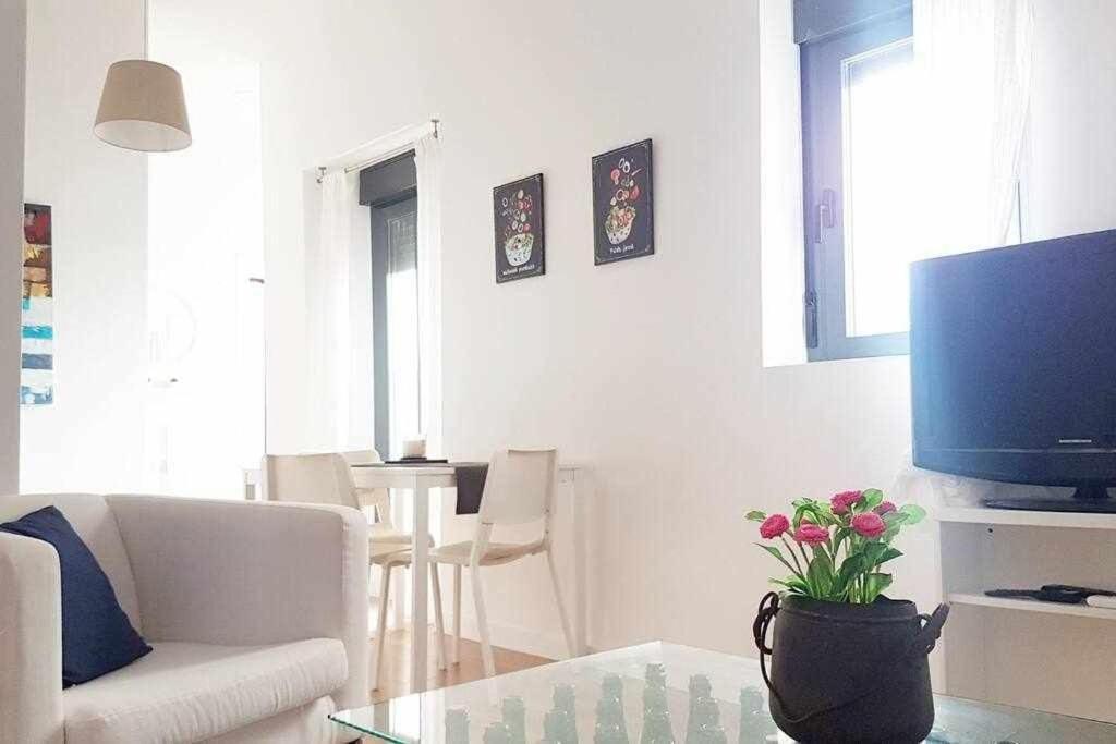 Apartament Aym Places Buen Viaje Parking Incluido Sewilla Zewnętrze zdjęcie